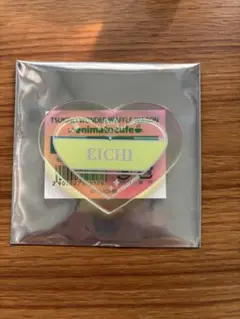 ツキノ ワンダーワッフル アクリルバッジ 英知