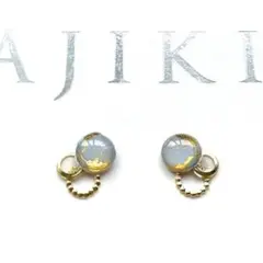 ハンドメイド　レジンピアス　235