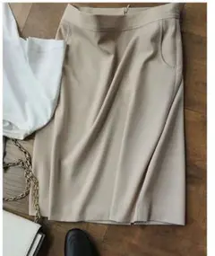 新品　ベージュ タイトスカート Sサイズ