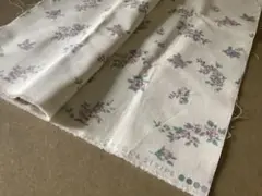 C&S 花柄綿キャンバス生地 ホワイト／パープル