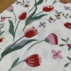 チューリップ柄　プリント　レッド　生地　140cm×35cm ハギレ