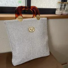 ビーズ装飾ホワイトトートバッグ