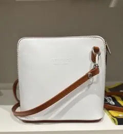 AMMICCO ホワイト ショルダーバッグ