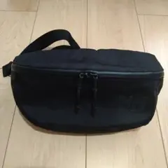 Helly Hansen ボディバッグ