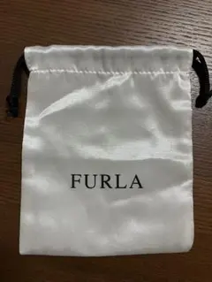FURLA ホワイト サテン ポーチ　巾着 11.5×13.5cm
