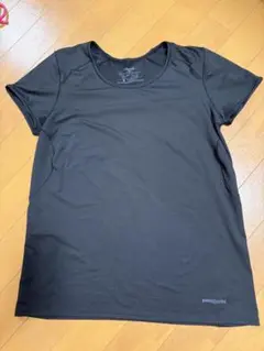 patagonia ブラック ラッシュガード M
