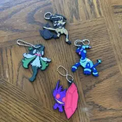 ポケモンラバーキーホルダーセット(マスカーニャ、テラパゴス、ヤミラミ、バサギリ)