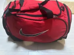 Nike 赤 ダッフルバッグ