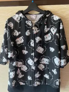 Bettyちゃん　半袖ジップパーカー