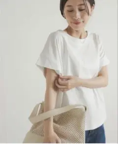 オフホワイト 半袖Tシャツ