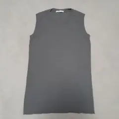 BEIGE. グレー ノースリーブトップス