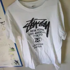 ホワイト Tシャツ グラフィックプリント