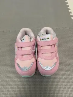 新品・FILA ピンク スニーカー ベルクロ