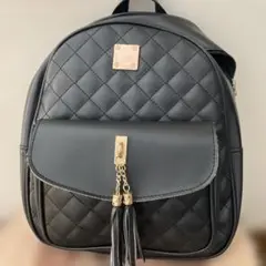ブラックキルティングバックパック