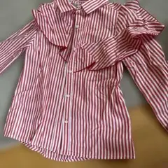 フリル付き赤白ストライプシャツ