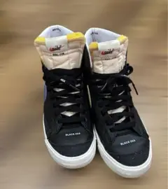 美品！NIKE スニーカー　US10 BLACK-00A DA2142-046