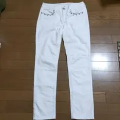 American Eagle スタッズ付きホワイトデニム