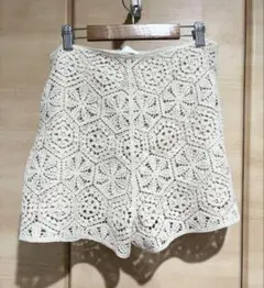 エイチアンドエム　刺繍ショートパンツ　アイボリー　Mサイズ