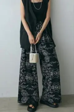 紐ベルト付き花柄パンツ　　ブラック　ESICA