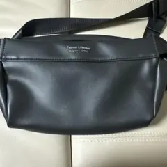 Typical Lifestyle ボディバッグ 黒