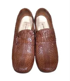 Gravati(グラバティ)　ブラウン レザー コインローファー Gravati - Medium Brown Suede Penny Loafer | Mitchell Stores