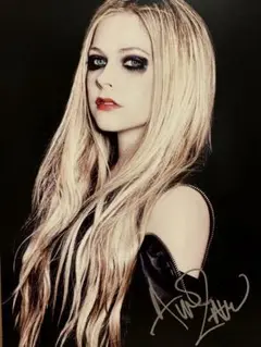 アヴリル・ラヴィーン直筆サイン入り2Lサイズ写真‥Avril Lavigne…7 セール中…アヴリル・ラヴィーン直筆サイン入り2Lサイズ写真