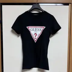 GUESS トライアングル ロゴ Tシャツ