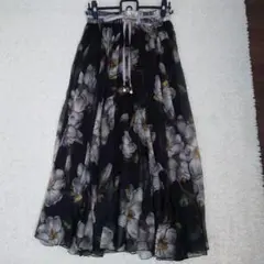花柄　黒　フレア　ロングスカート　送料込