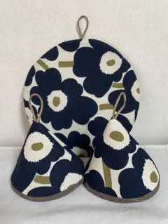 在庫売り切り　2700円→2500円　ストウブ　20センチ鍋敷　三角鍋つかみ