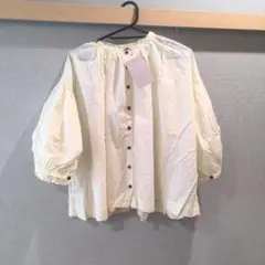 ツハル tsuharu 製品染めギャザーブラウス(新品未使用）