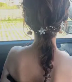 ヘッドカチューシャ　ヘアアクセ　ブライダルアクセサリー