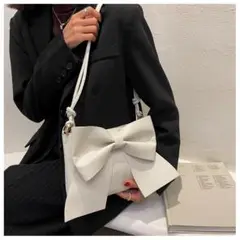 リボン オフホワイト かわいい ショルダーバッグ おしゃれ 韓国 レディース