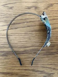 カチューシャ　羽　パーティー　ハンドメイド