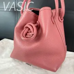 週末　お値下げしました。 VASIC ピンク レザーハンドバッグ ヴァジック」の人気バッグと財布が心躍るピンクに！ ホリデー