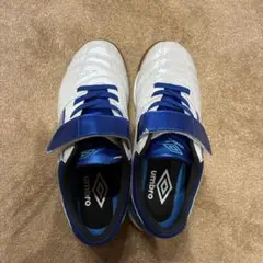 umbro サッカーシューズ ホワイト/ブルー　20cm