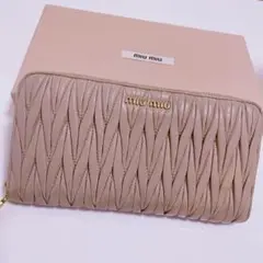 ミュウミュウ miumiu マトラッセ 長財布 カメオ