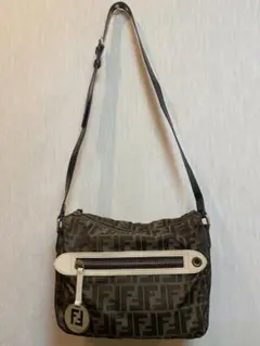 FENDI フェンディ ショルダーバッグ ズッカ柄 FF金具 ゴールド金具