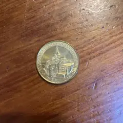 モン・サン・ミシェル　金色の彫刻コイン