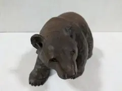 木製クマの彫刻 魚を持つデザイン