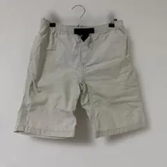 薄いベージュ ハーフパンツ 4ポケット