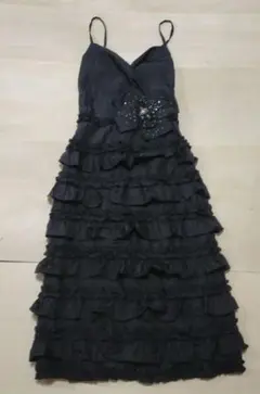 クロエ フリル付き黒ワンピース