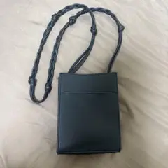ミニブラックショルダーバッグ