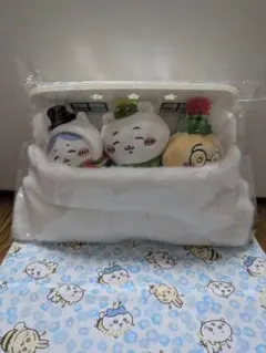 ちいかわ　ハチワレ　うさぎ　ぬいぐるみ　おやすみベッド　マスコット