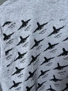 シュープリーム　飛行機バックプリント　Tシャツ　Mグレー