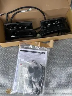つ*ん様 ハイエース　モデリスタ　フロントスポイラー　デイライト　新車外し 写真] フロントスポイラー_デイライト_点灯時 │ 【ハイエース