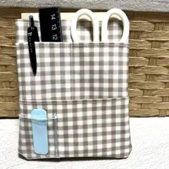 ハンドメイドナースポケット　チェック柄　ラミネート　ポケットいっぱい A6サイズ