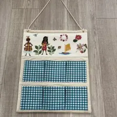 クロスステッチ完成品　ウォールポケット　タペストリー　ペレッテ　サモイロフ