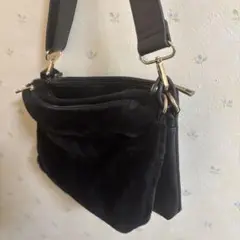 omekashi ショルダーバッグ　黒　ファー