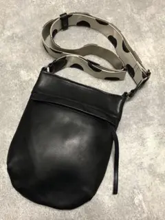 ■ LILYリリー　Laisser Faireレッセフェール　ショルダーバッグ