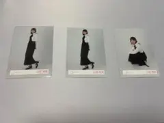 山田桃実　クラシックコーデ　ヒキ　座り